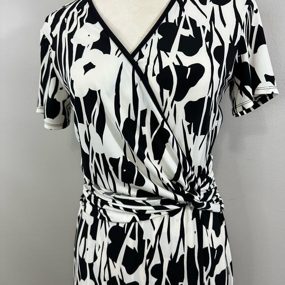 Chico’s Black White Floral Faux Wrap Surplice Neck Short Sleeve Dress Sz 0 US S - Picture 3 of 6